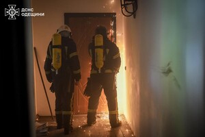 В Одессе на Дерибасовской вспыхнул пожар в жилом доме фото 7