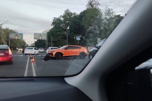 В Одессе произошло ДТП с участием кроссовера Lamborghini Urus стоимостью около 300 тысяч долларов фото 1