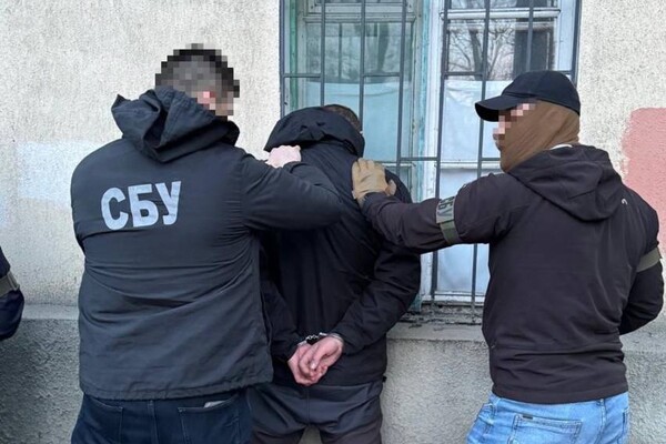 В Одессе преступная группировка выбивала вымышленные долги фото