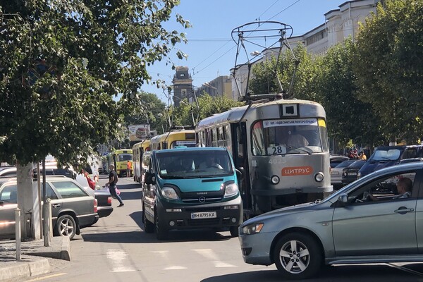 Автохами на дорогах Одеси: депутат міськради розповів, що може завадити боротьбі з порушниками ПДР фото 5
