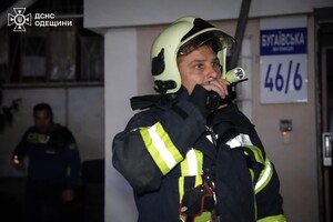 Пожежу на Бугаєвській гасили майже 30 рятувальників: є постраждала (фото, відео) фото 6
