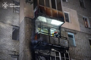 На Педагогічній загорілися балкони багатоповерхівки фото 3