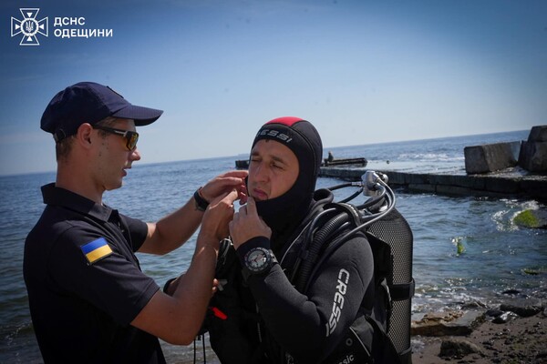 В Одессе 20-летнюю полицейскую из Ровно смыло волной в море: девушку ищут спасатели фото 2