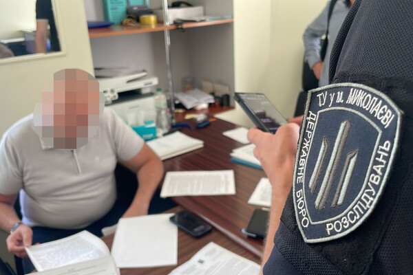 В Одеській області посадовці міграційної служби наживалися на іноземцях фото 3