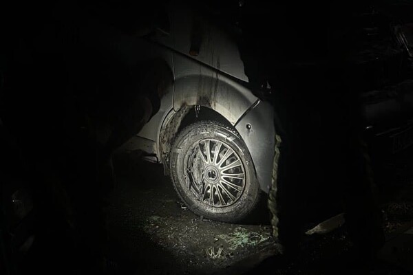 В Одесі невідомі підпалили евакуаційне авто бойового медика фото