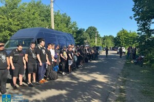 За 18,5 тисяч доларів: поліцейський з Одеської області намагався переправити 47 ухилянтів до ПМР фото 3