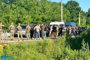 За 18,5 тисяч доларів: поліцейський з Одеської області намагався переправити 47 ухилянтів до ПМР фото 5