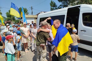 Понад два роки у полоні: на Одещину повернулися четверо захисників Зміїного фото 7