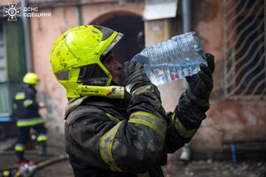 На Софіївській горить будинок: рятують людей (оновлюється) фото 4