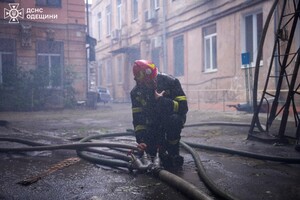 На Софіївській горить будинок: рятують людей (оновлюється) фото 9