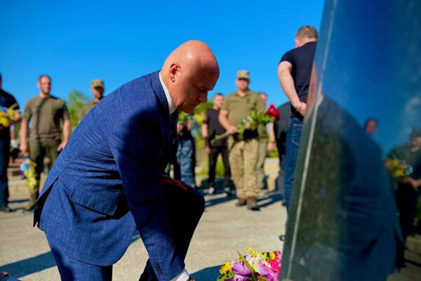 Забіг у вишиванках і вшанування пам'яті Героїв: як Одеса відзначає День Незалежності фото 2