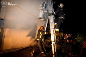 В Одесі горів приватний житловий будинок: подробиці пожежі фото 9