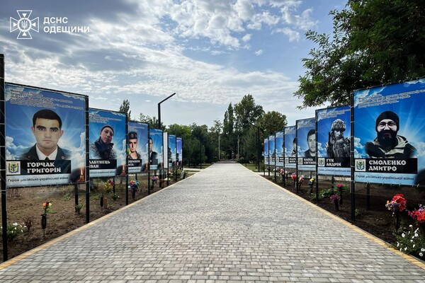 В Одесской области установили мемориальные доски спасателям, погибшим в результате обстрела Одессы фото 2