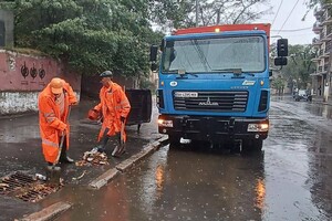 В Одесі через негоду повністю затопило деякі вулиці, не курсують кілька трамваїв (оновлено) фото 3