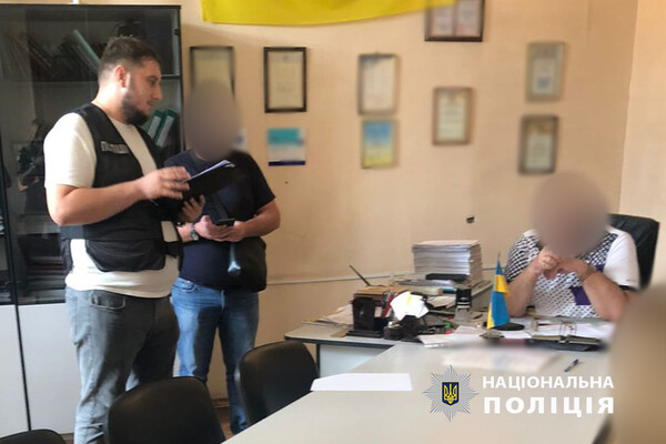 В Одесі директор одного з професійних коледжів попався на хабарі фото 1