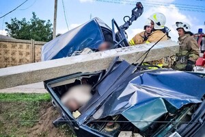 В Одеському районі автівка збила стовп: кілька людей зазнали травмувань фото 6