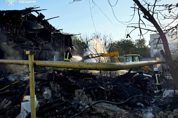 Вночі &quot;шахеди&quot; атакували Ізмаїл Одеської області: загинуло троє людей, 14 постраждали (оновлено) фото 4