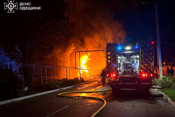 Ночью &quot;шахеды&quot; атаковали Измаил Одесской области: погибли три человека, 14 пострадали (обновлено) фото 6