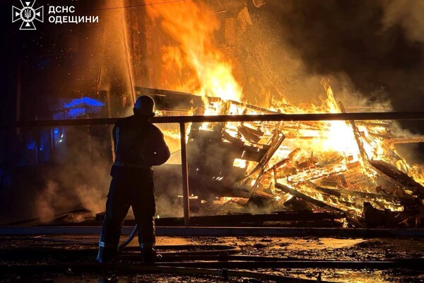 Вночі &quot;шахеди&quot; атакували Ізмаїл Одеської області: загинуло троє людей, 14 постраждали (оновлено) фото 7