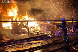 Вночі &quot;шахеди&quot; атакували Ізмаїл Одеської області: загинуло троє людей, 14 постраждали (оновлено) фото 13