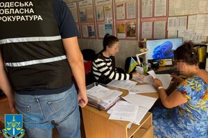 Чиновницу сельсовета в Одесской области подозревают в хищении средств с ремонта школьного укрытия фото 5