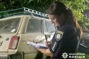 В Одеській області автівка врізалася в дерево: травмувалися троє людей фото 3