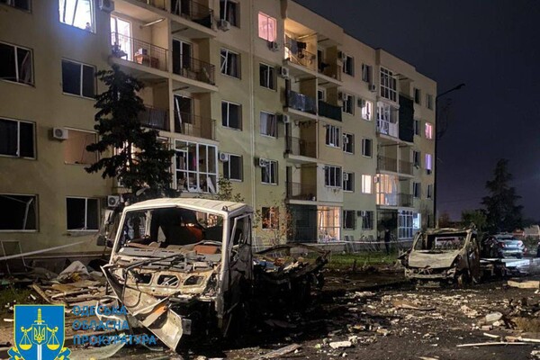 Во время  ночной атаки Одессы пострадали дома, склады и авто: погибла женщина, ранены дети (обновлены) фото 3