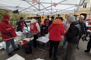 Під час обстрілу Одеси постраждала амбулаторія та музей: де розгорнули штаби допомоги фото 24