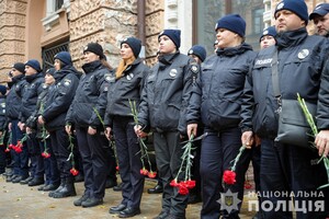 В Одесі попрощалися з поліцейськими, які загинули внаслідок ракетного удару 18 листопада фото 16