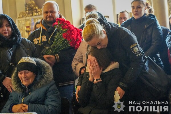 В Одесі попрощалися з поліцейським, який зазнав важких поранень під час обстрілу міста 18 листопада фото 1