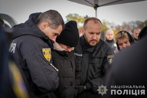 В Одесі попрощалися з поліцейським, який зазнав важких поранень під час обстрілу міста 18 листопада фото 4