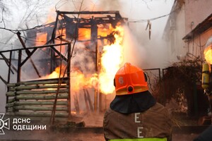 В Одесі вдруге за день горів недіючий ресторан фото 5