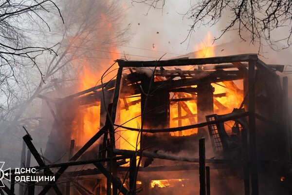 В Одесі вдруге за день горів недіючий ресторан фото 9