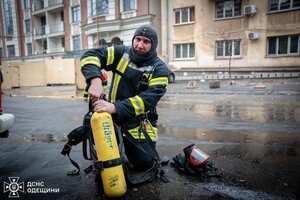 В Одессе горела квартира на Троицкой: пострадали три человека фото 9