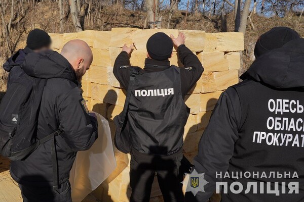 Незаконний видобуток вапняку на понад мільйон гривень: на Одещині викрили &quot;чорних&quot; георозвідників фото 17