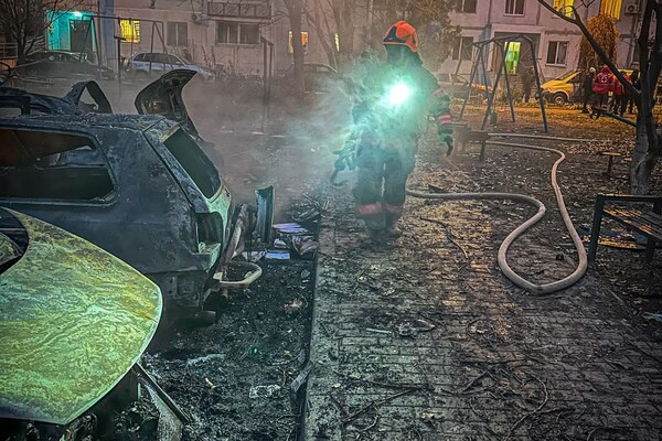 Нічна атака &quot;Шахедів&quot; на Одесу: є постраждалі та руйнування (оновлено) фото 16