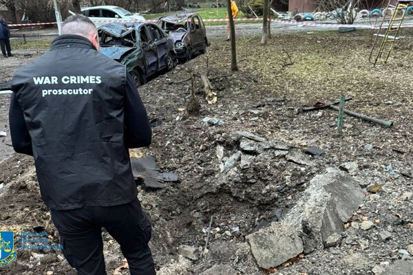 Нічна атака &quot;Шахедів&quot; на Одесу: є постраждалі та руйнування (оновлено) фото 26