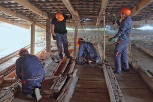 В Одессе восстанавливают дом, который неоднократно обстреливали россияне фото 2