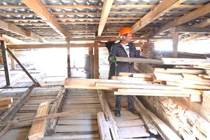 В Одессе восстанавливают дом, который неоднократно обстреливали россияне фото 4