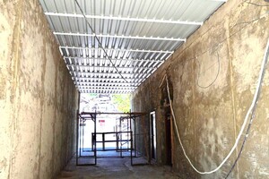 В Одессе восстанавливают дом, который неоднократно обстреливали россияне фото 5