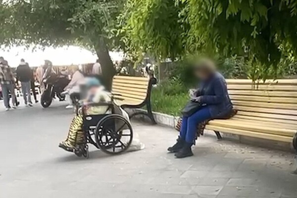 Одеситка змушувала літню матір жебракувати й хотіла підкупити поліцейського фото 5