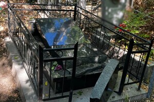 В Одесі на одному із кладовищ пошкодили пам'ятники фото 1