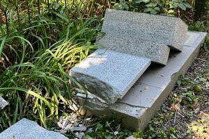 В Одесі на одному із кладовищ пошкодили пам'ятники фото 2
