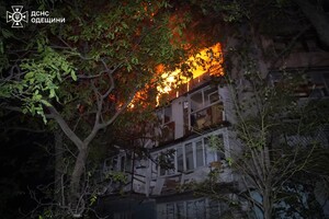 Горить Привоз, є руйнування в історичному середмісті: наслідки нічного удару по Одесі (оновлено) фото 25