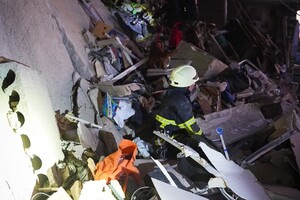 Горить Привоз, є руйнування в історичному середмісті: наслідки нічного удару по Одесі (оновлено) фото 28