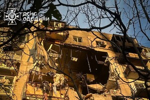 Горить Привоз, є руйнування в історичному середмісті: наслідки нічного удару по Одесі (оновлено) фото 30