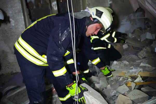 Горить Привоз, є руйнування в історичному середмісті: наслідки нічного удару по Одесі (оновлено) фото 31