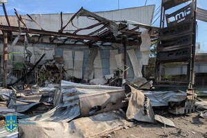 Горить Привоз, є руйнування в історичному середмісті: наслідки нічного удару по Одесі (оновлено) фото 35