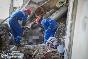 Нічний дроновий удар по багатоповерхівці: під завалами виявили загиблого (оновлено) фото