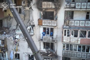 Нічний дроновий удар по багатоповерхівці: під завалами виявили загиблого (оновлено) фото 2